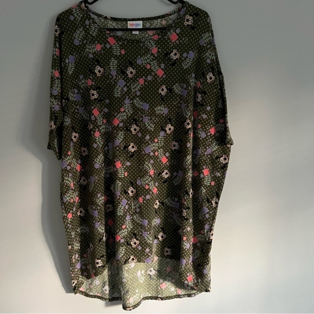 LulaRoe Minnie Mouse Oversized Printed Tee Tunic – Fun, Playful & Comfy!